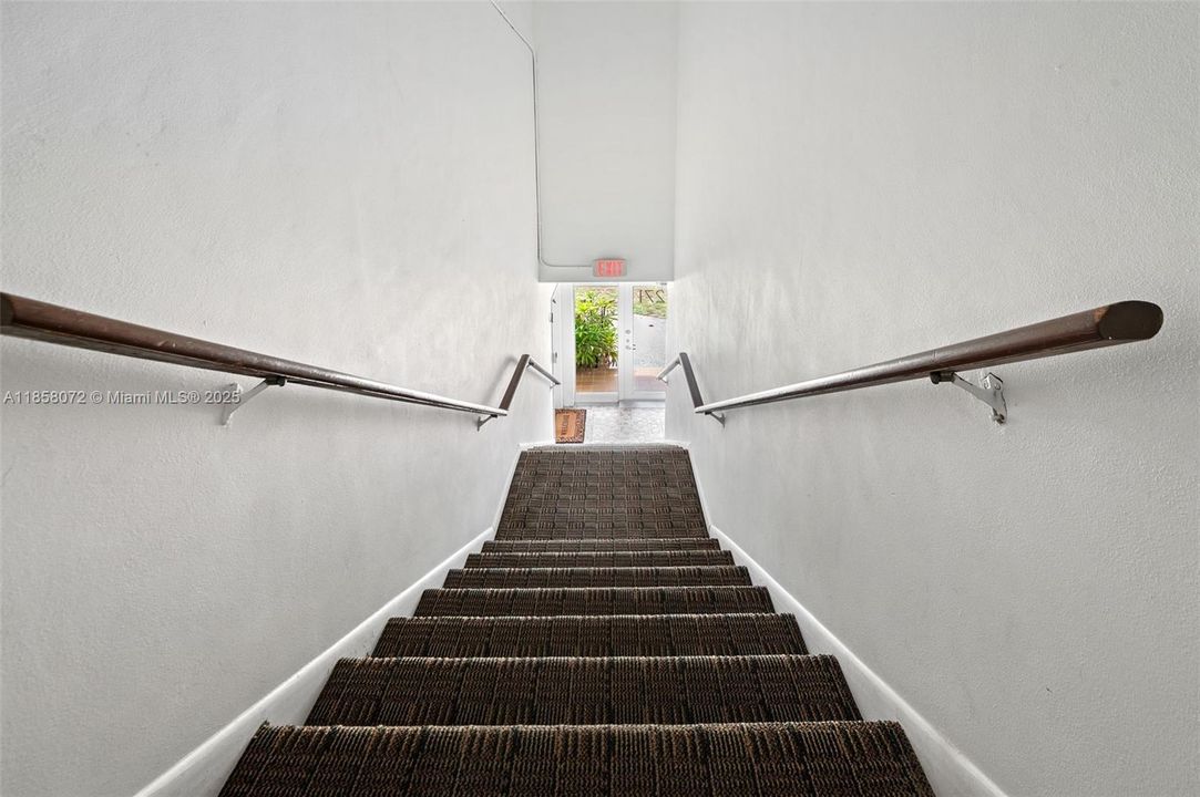 На продажу: $315,000 (1 спален, 1 ванн, 700 Квадратных фут)