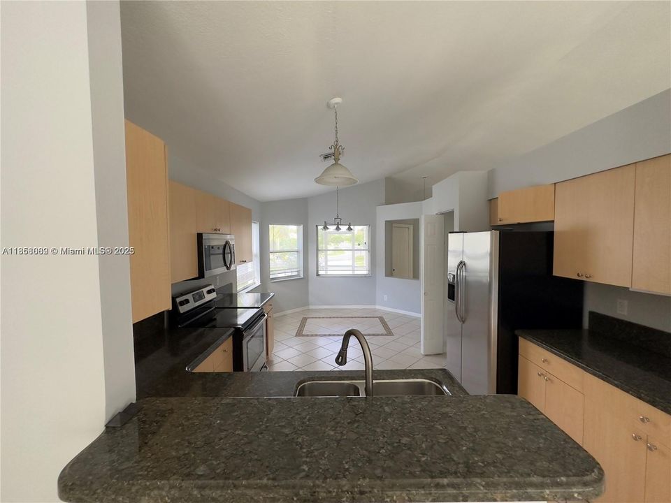 最近租的: $3,600 (3 贝兹, 2 浴室, 1927 平方英尺)