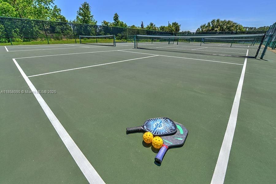 最近售出: $470,965 (3 贝兹, 3 浴室, 0 平方英尺)