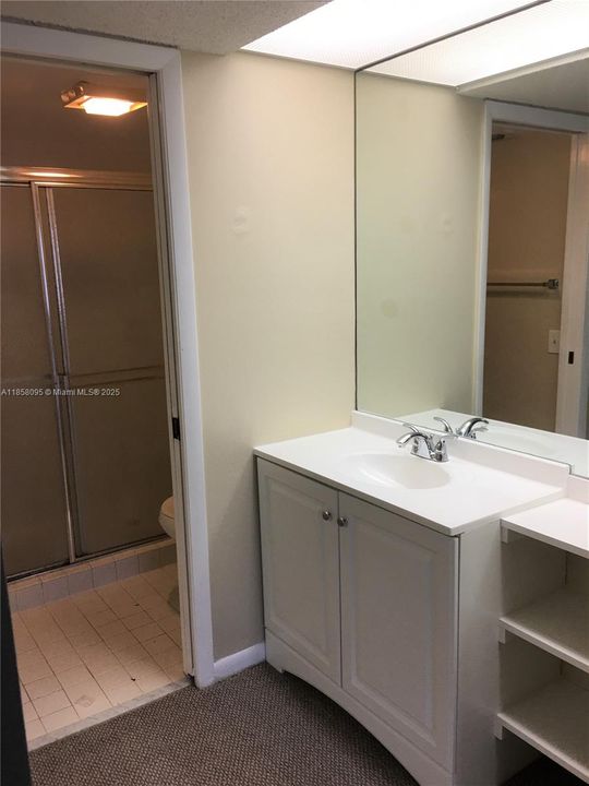 合同活跃: $1,800 (2 贝兹, 2 浴室, 1160 平方英尺)