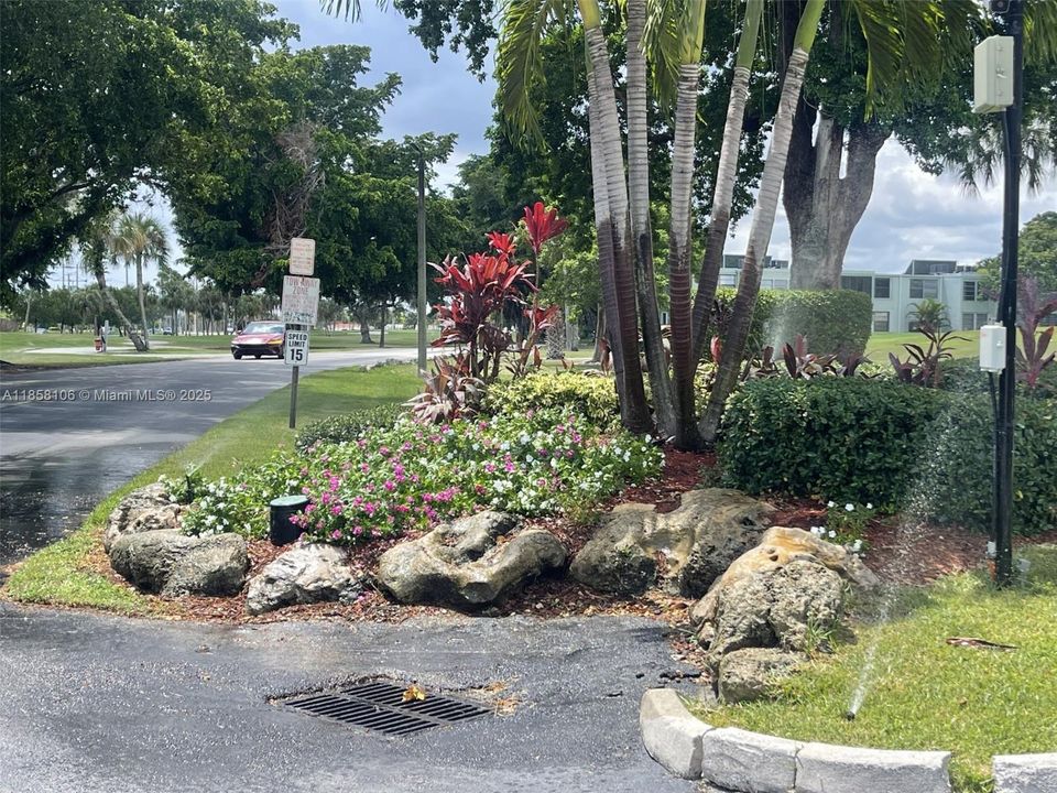 Active With Contract: $115,000 (2 beds, 2 baths, 1000 Square Feet)