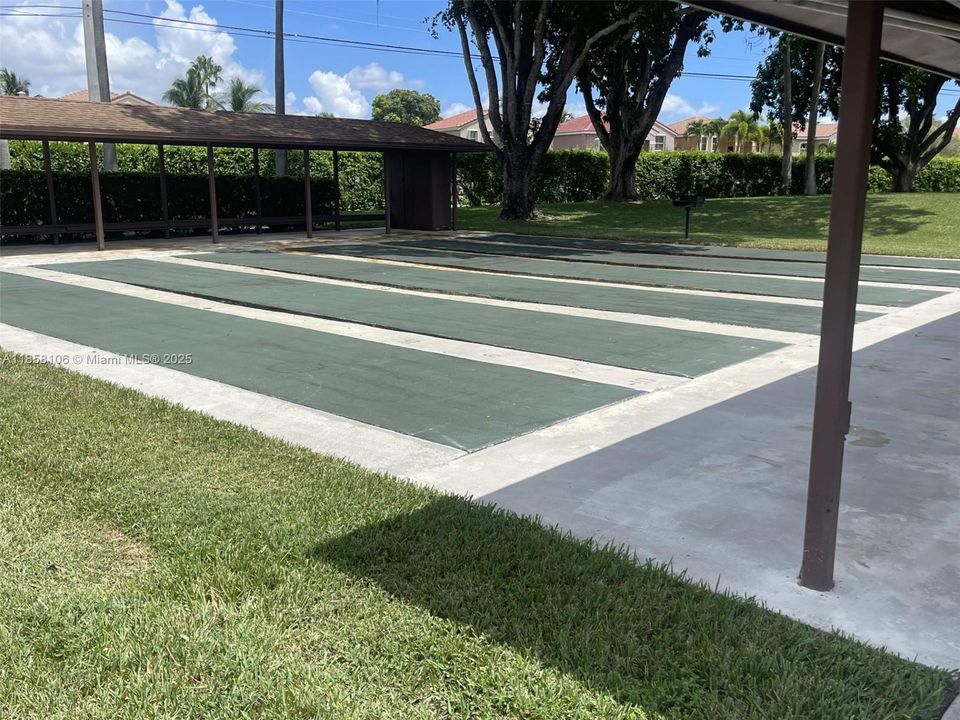 Active With Contract: $115,000 (2 beds, 2 baths, 1000 Square Feet)