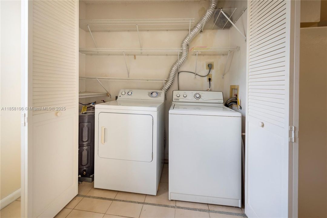 Active With Contract: $115,000 (2 beds, 2 baths, 1000 Square Feet)