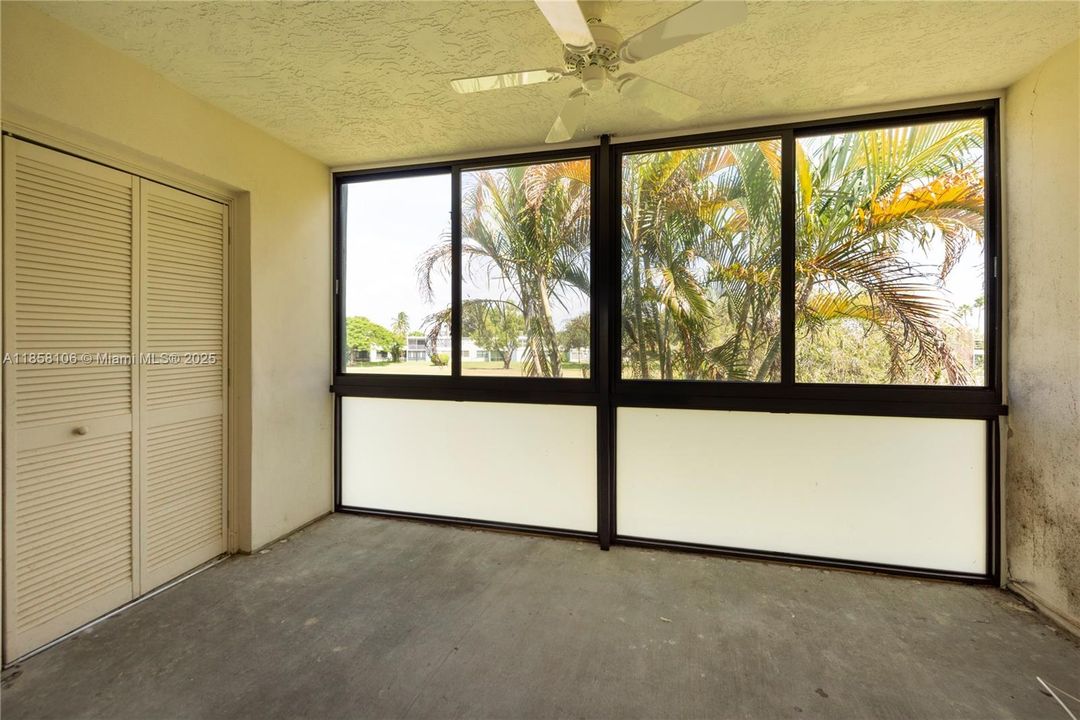 Active With Contract: $115,000 (2 beds, 2 baths, 1000 Square Feet)