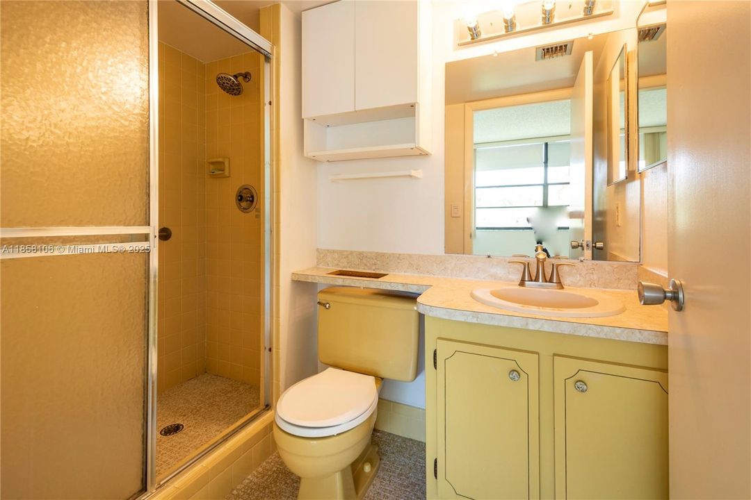 Active With Contract: $115,000 (2 beds, 2 baths, 1000 Square Feet)