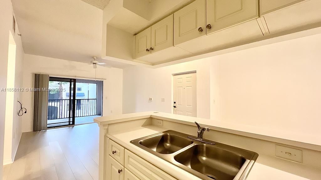 Recientemente alquilado: $2,150 (1 camas, 1 baños, 768 Pies cuadrados)