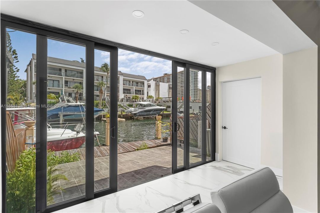 For Sale: $749,900 (2 beds, 2 baths, 1570 Square Feet)