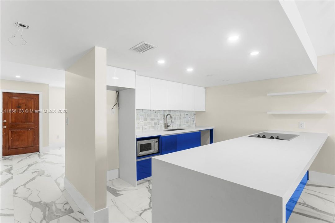 For Sale: $749,900 (2 beds, 2 baths, 1570 Square Feet)