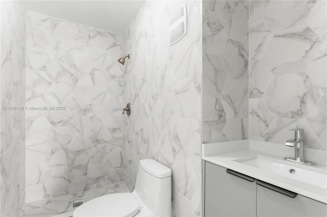 For Sale: $749,900 (2 beds, 2 baths, 1570 Square Feet)