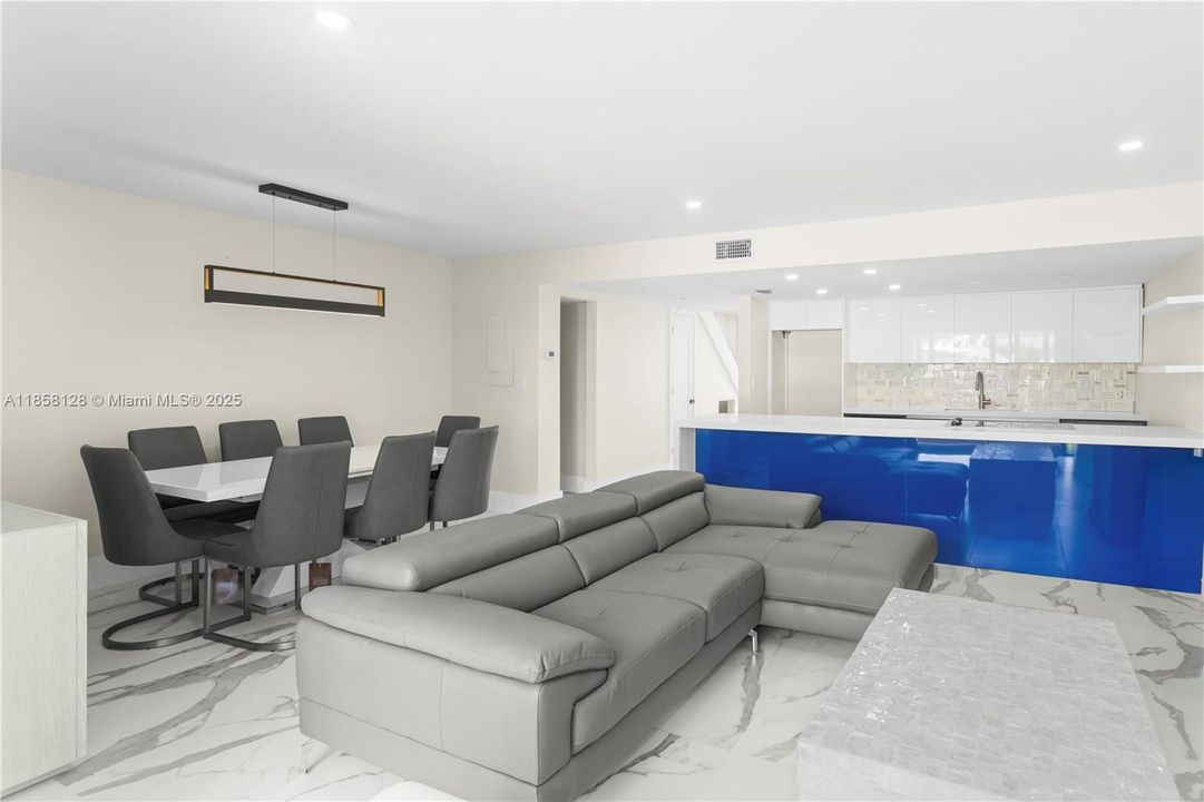 For Sale: $749,900 (2 beds, 2 baths, 1570 Square Feet)