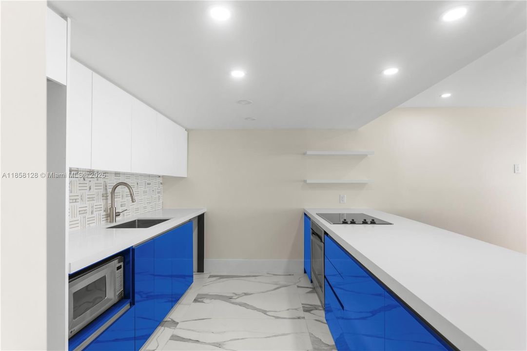 For Sale: $749,900 (2 beds, 2 baths, 1570 Square Feet)