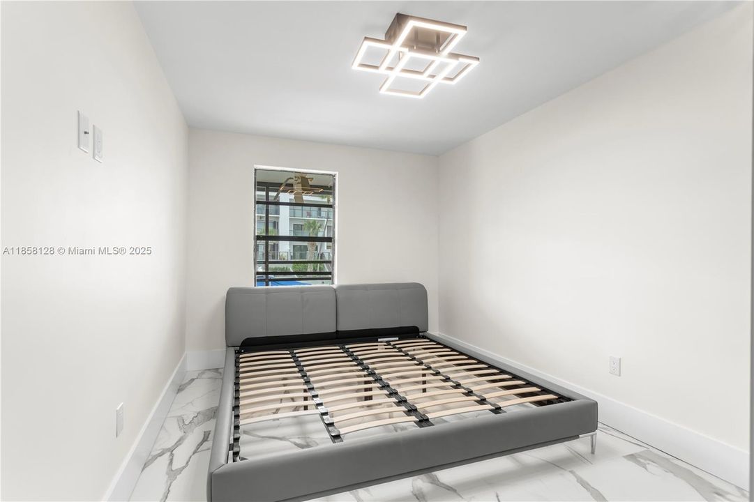 For Sale: $749,900 (2 beds, 2 baths, 1570 Square Feet)