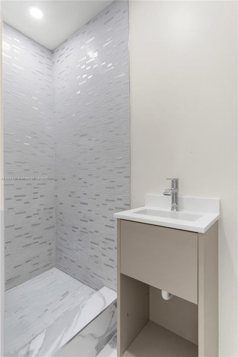 For Sale: $749,900 (2 beds, 2 baths, 1570 Square Feet)