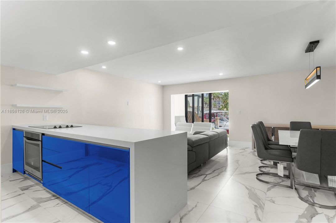 For Sale: $749,900 (2 beds, 2 baths, 1570 Square Feet)