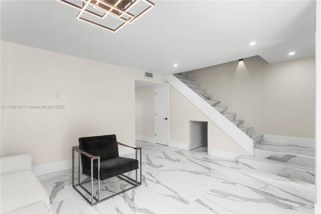 For Sale: $749,900 (2 beds, 2 baths, 1570 Square Feet)