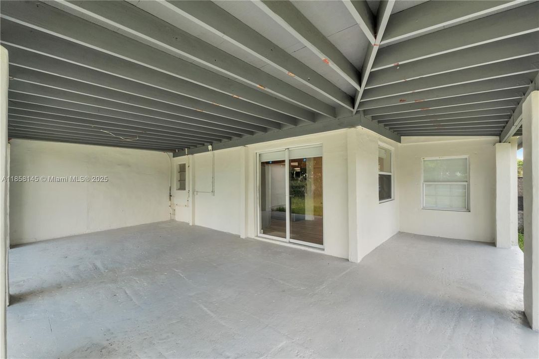 Recently Sold: $520,000 (3 beds, 1 baths, 1065 Square Feet)