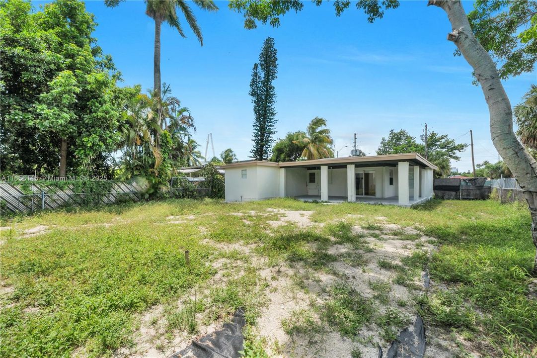 Recently Sold: $520,000 (3 beds, 1 baths, 1065 Square Feet)