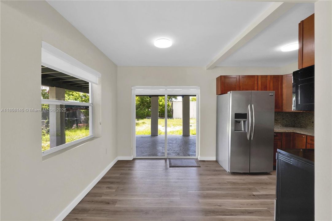 Recently Sold: $520,000 (3 beds, 1 baths, 1065 Square Feet)