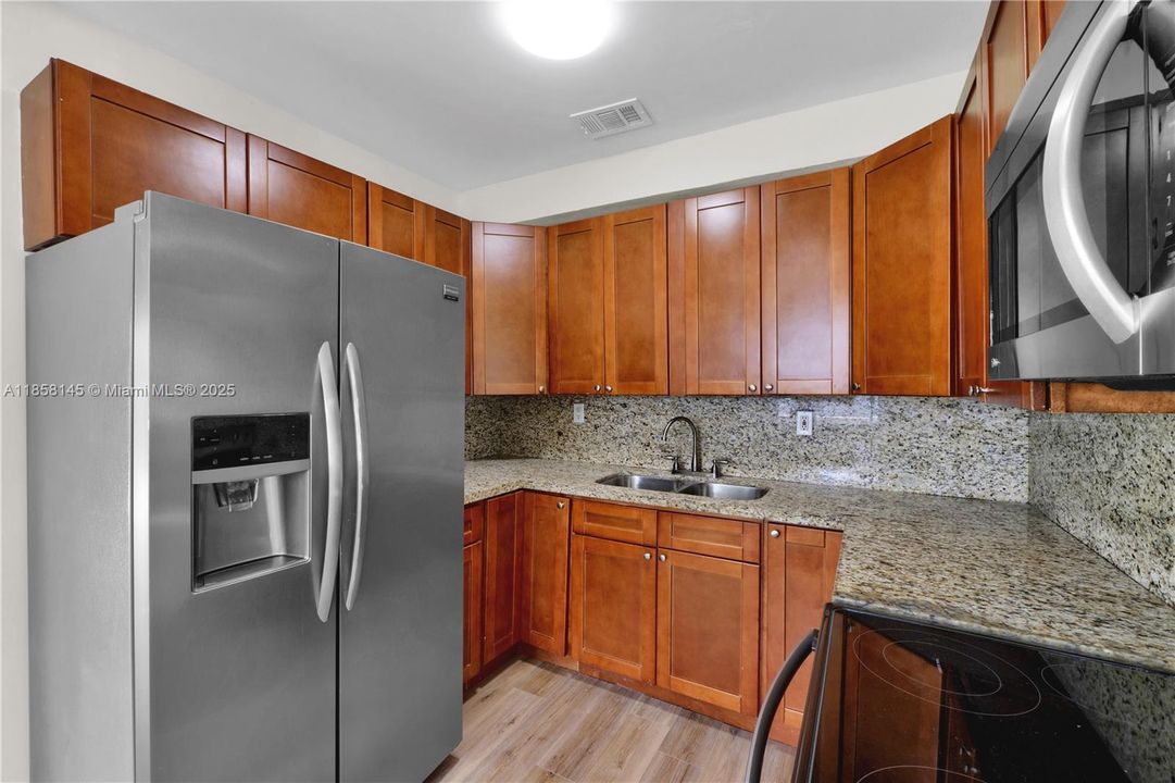 Recently Sold: $520,000 (3 beds, 1 baths, 1065 Square Feet)