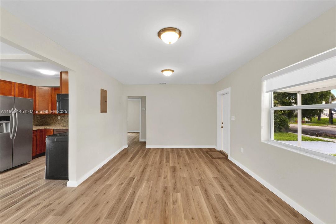 Recently Sold: $520,000 (3 beds, 1 baths, 1065 Square Feet)