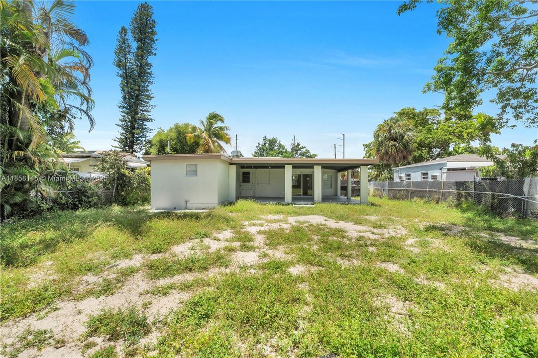 Recently Sold: $520,000 (3 beds, 1 baths, 1065 Square Feet)