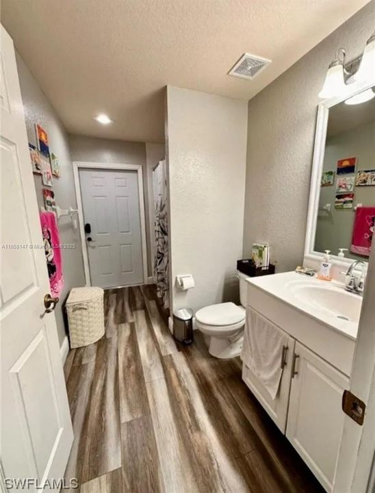 На продажу: $360,000 (3 спален, 2 ванн, 1653 Квадратных фут)