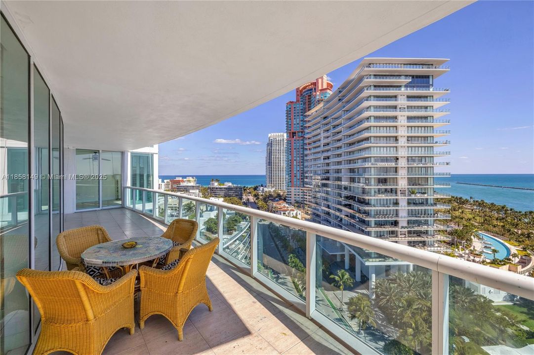 Recently Sold: $2,490,000 (2 beds, 2 baths, 1407 Square Feet)