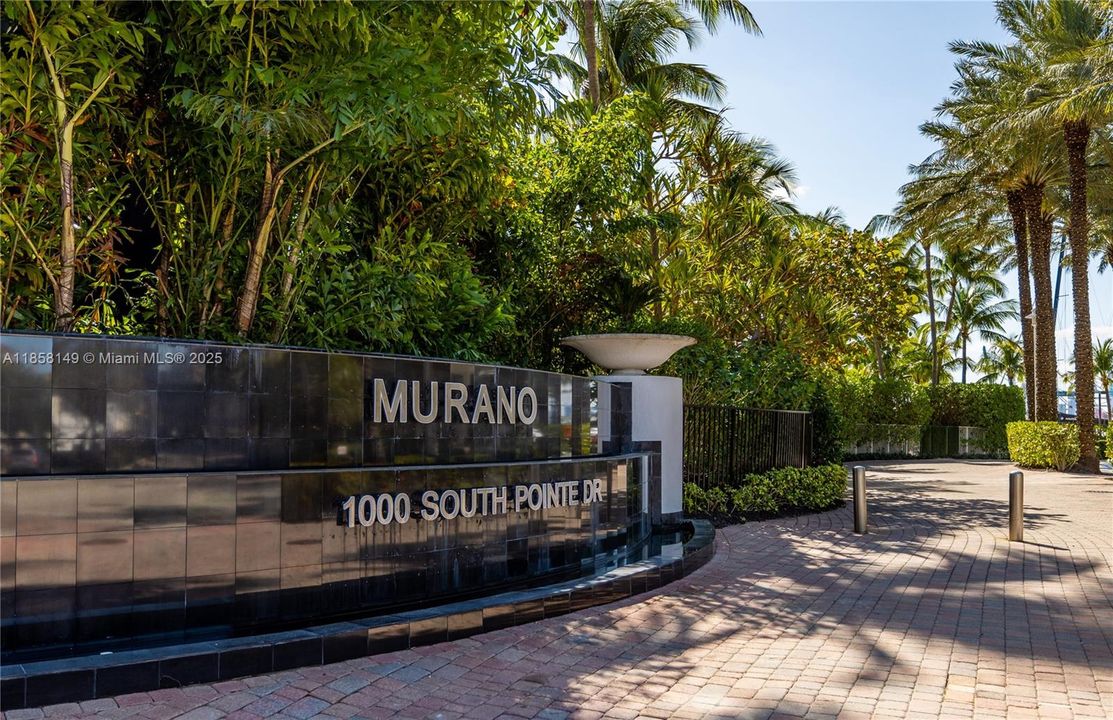 Recently Sold: $2,490,000 (2 beds, 2 baths, 1407 Square Feet)