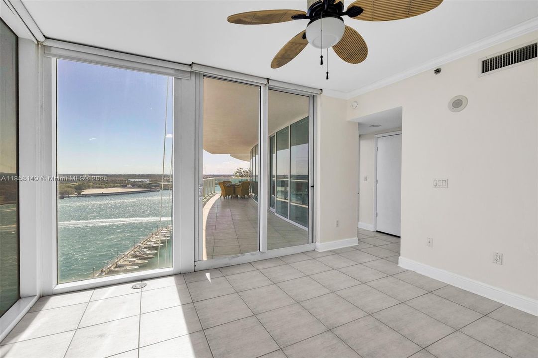 Recently Sold: $2,490,000 (2 beds, 2 baths, 1407 Square Feet)