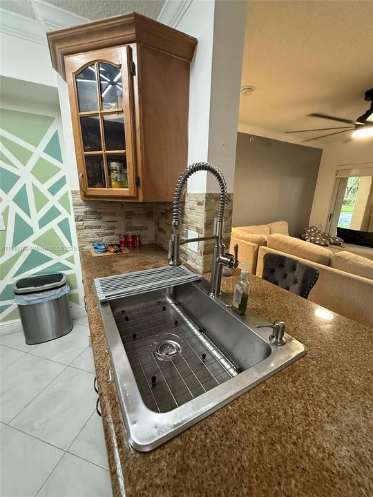 最近售出: $315,000 (3 贝兹, 2 浴室, 1160 平方英尺)