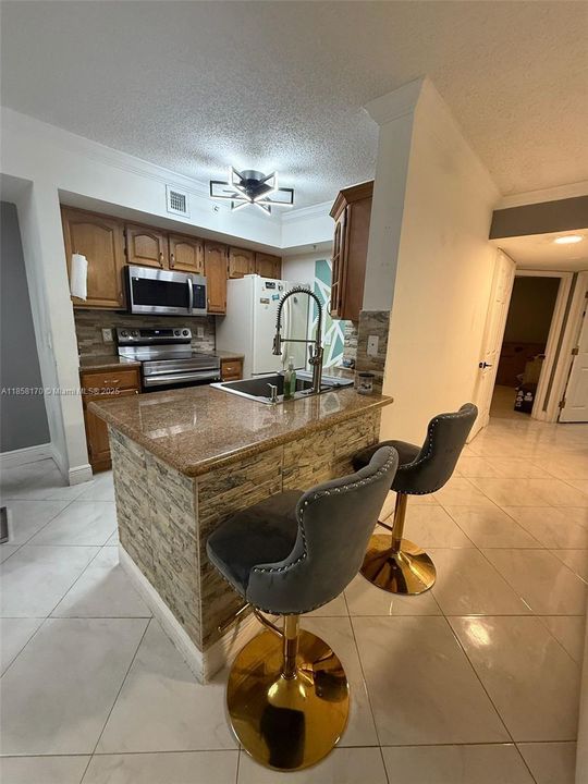 最近售出: $315,000 (3 贝兹, 2 浴室, 1160 平方英尺)