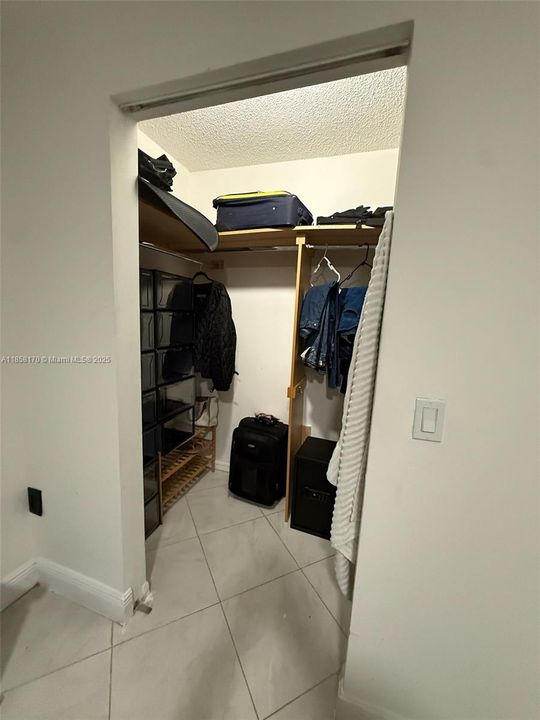 最近售出: $315,000 (3 贝兹, 2 浴室, 1160 平方英尺)