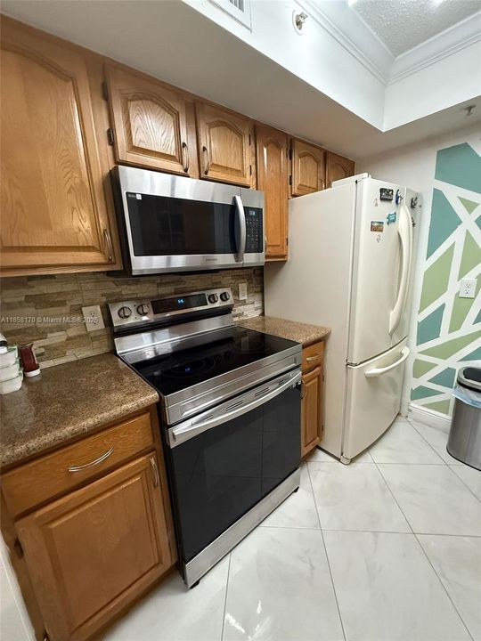 最近售出: $315,000 (3 贝兹, 2 浴室, 1160 平方英尺)