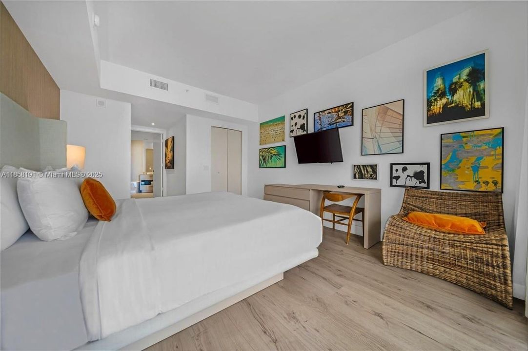 待售: $599,000 (1 贝兹, 1 浴室, 852 平方英尺)