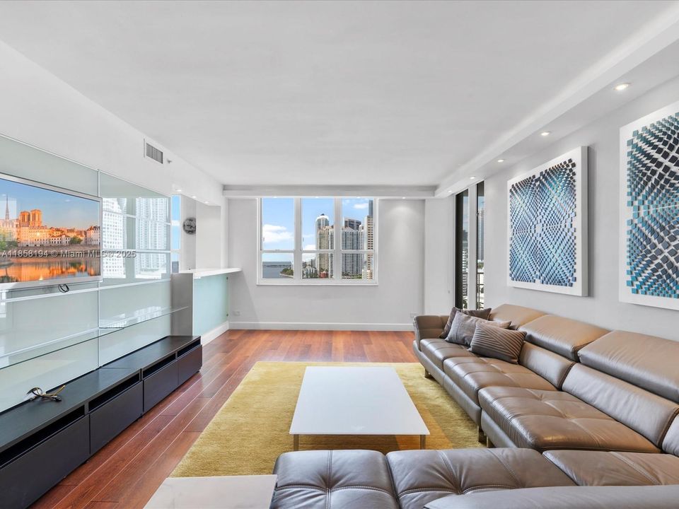 For Sale: $1,300,000 (3 beds, 2 baths, 1719 Square Feet)