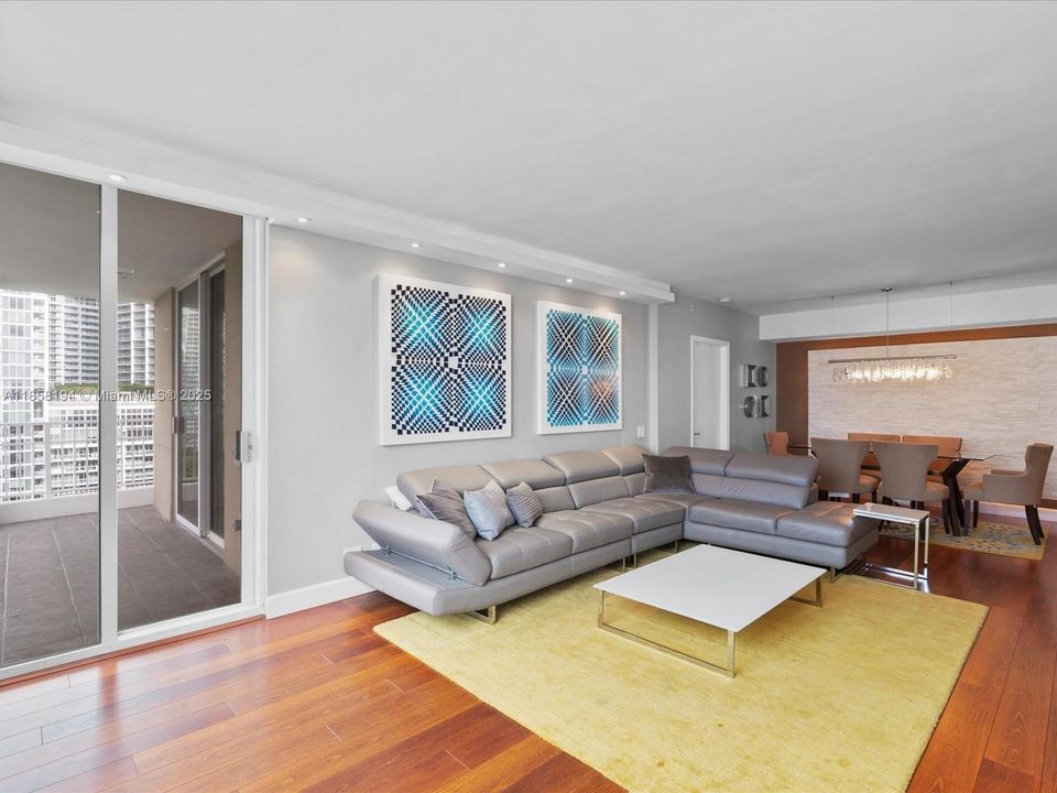 For Sale: $1,300,000 (3 beds, 2 baths, 1719 Square Feet)