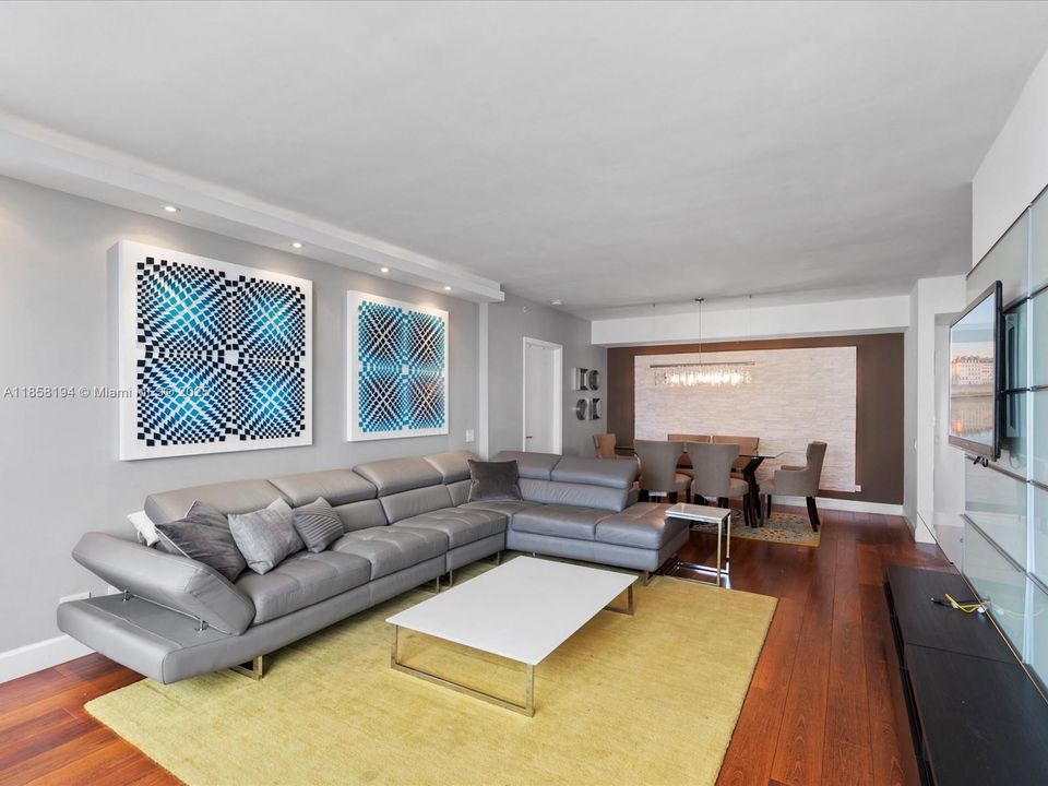 For Sale: $1,300,000 (3 beds, 2 baths, 1719 Square Feet)