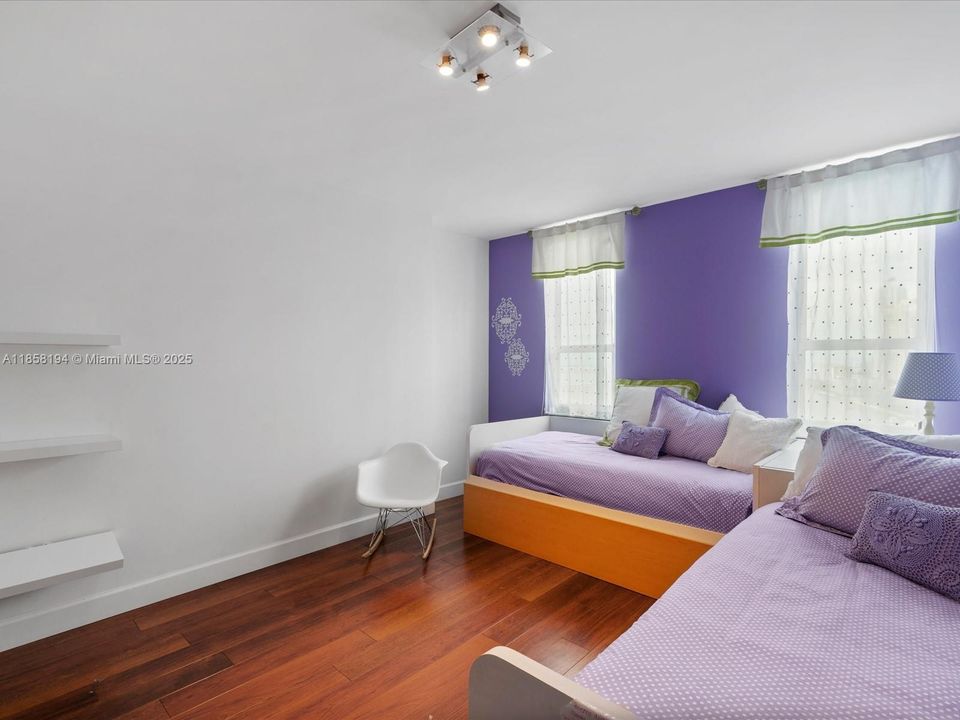 For Sale: $1,300,000 (3 beds, 2 baths, 1719 Square Feet)