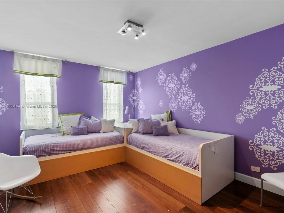 For Sale: $1,300,000 (3 beds, 2 baths, 1719 Square Feet)