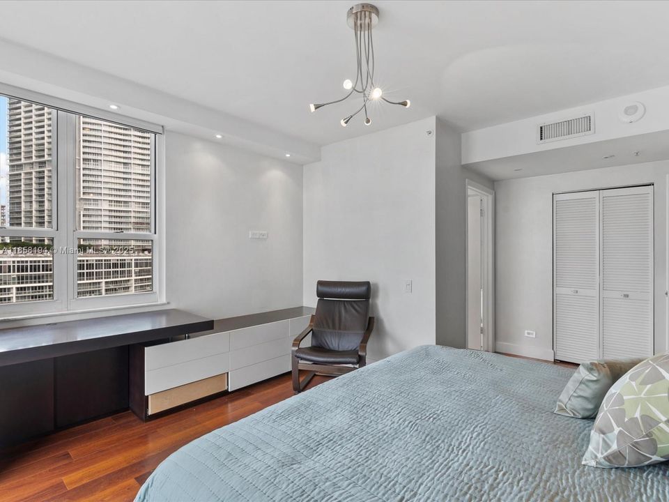 For Sale: $1,300,000 (3 beds, 2 baths, 1719 Square Feet)