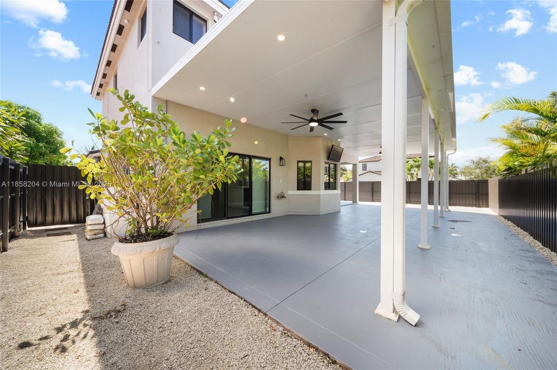 最近租的: $3,500 (4 贝兹, 2 浴室, 2484 平方英尺)