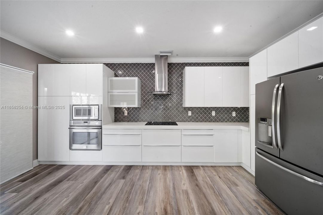 最近租的: $3,500 (4 贝兹, 2 浴室, 2484 平方英尺)