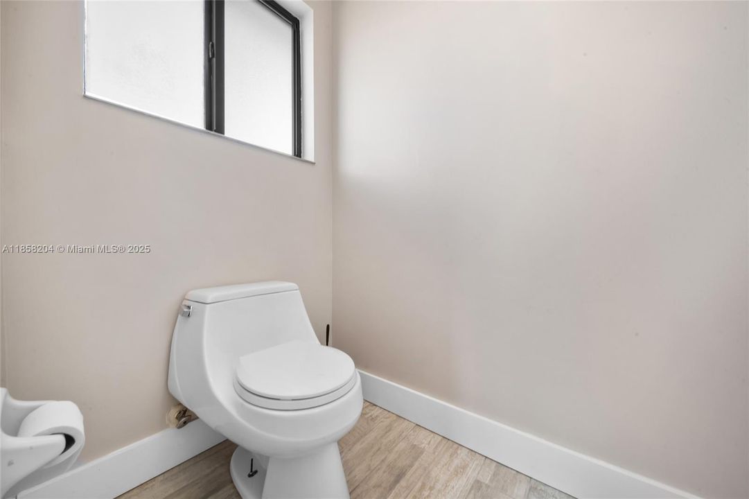 最近租的: $3,500 (4 贝兹, 2 浴室, 2484 平方英尺)