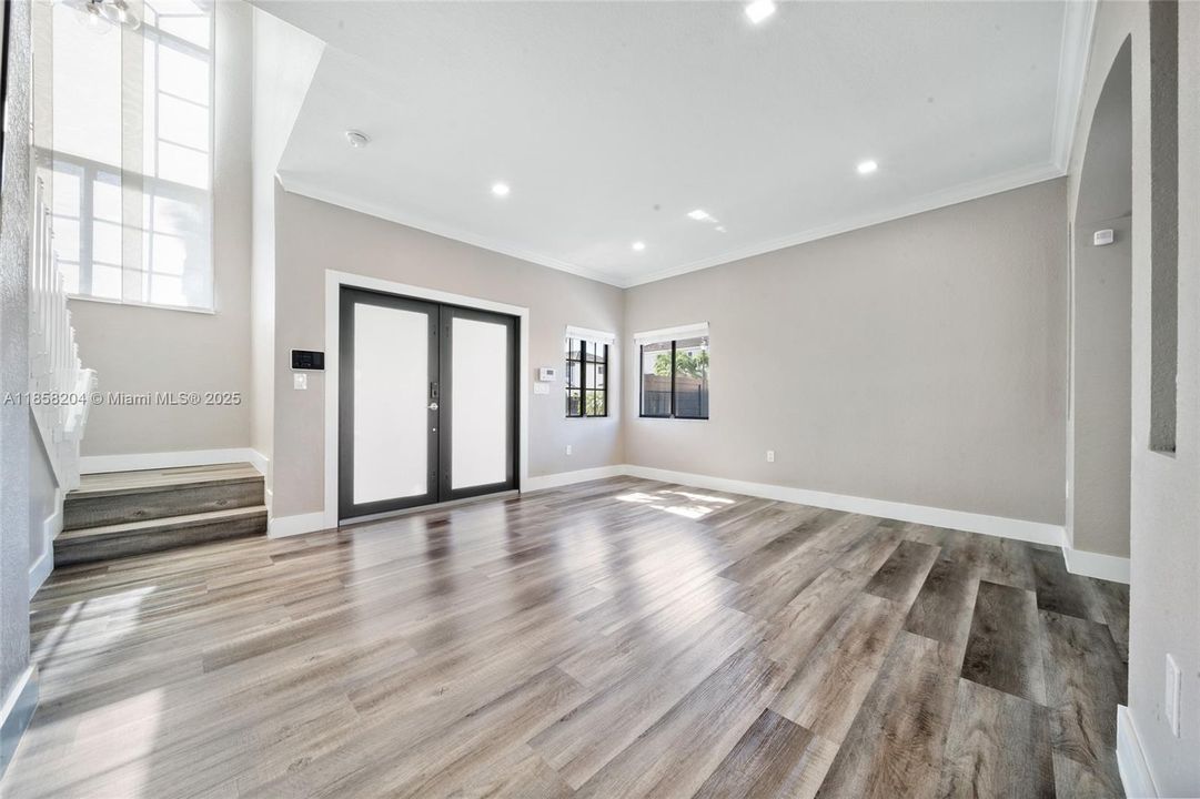 最近租的: $3,500 (4 贝兹, 2 浴室, 2484 平方英尺)