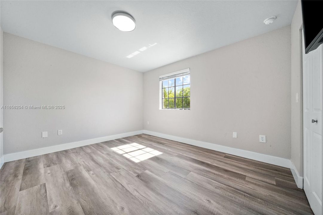 最近租的: $3,500 (4 贝兹, 2 浴室, 2484 平方英尺)