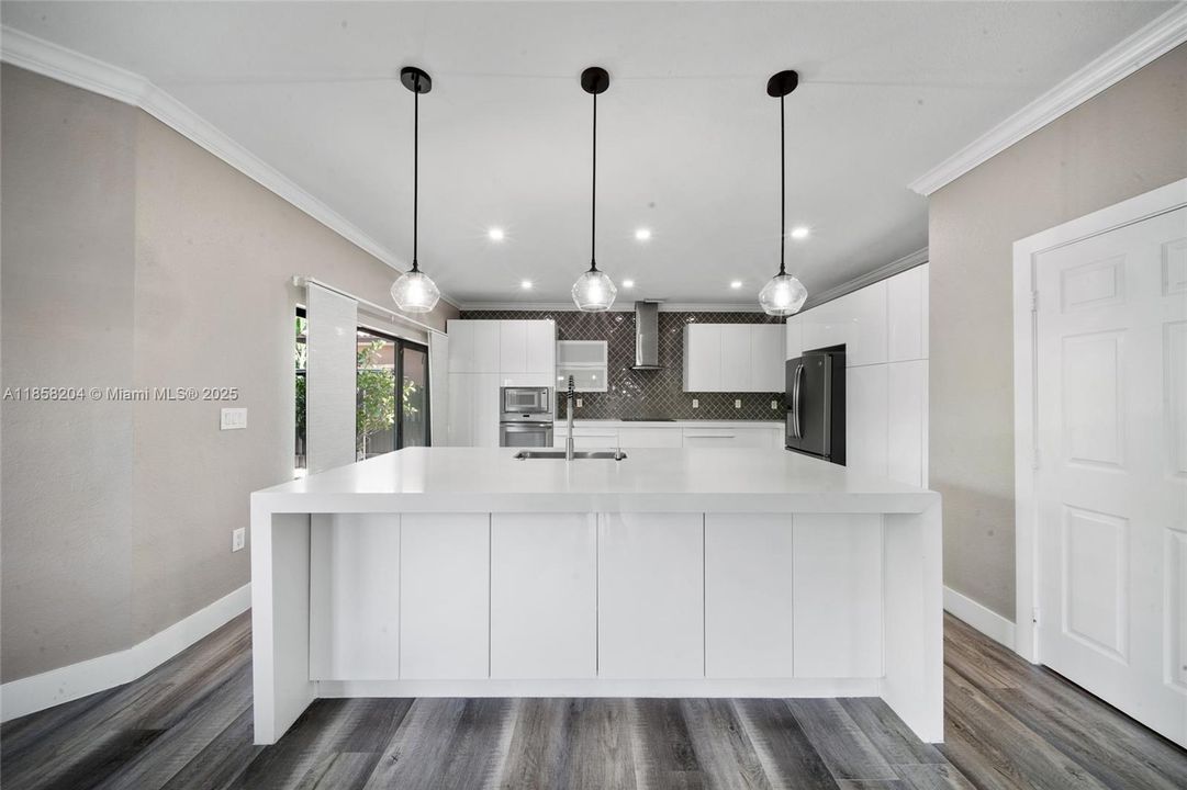 最近租的: $3,500 (4 贝兹, 2 浴室, 2484 平方英尺)