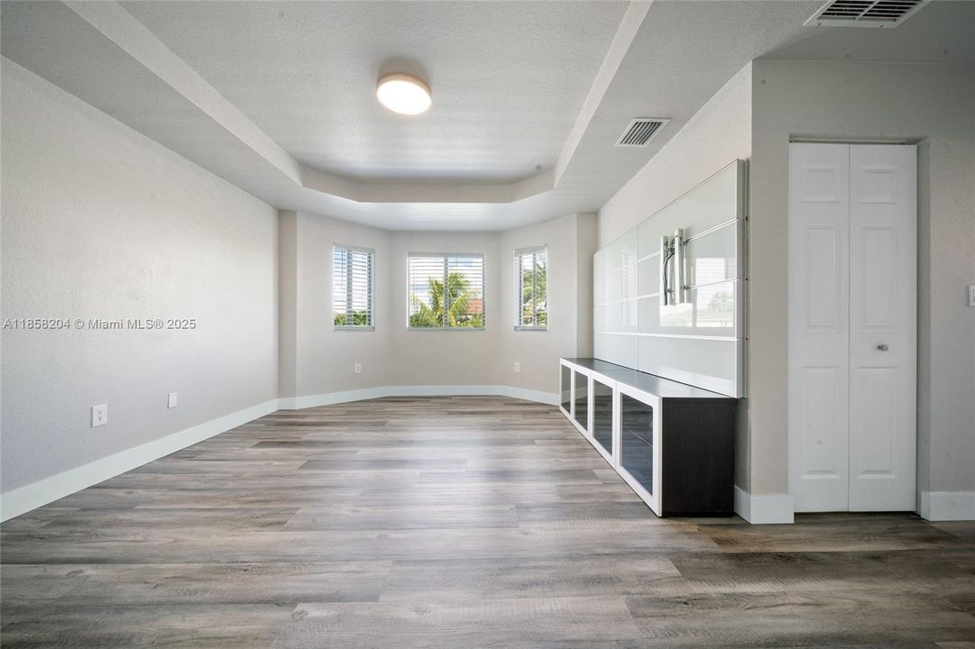 最近租的: $3,500 (4 贝兹, 2 浴室, 2484 平方英尺)