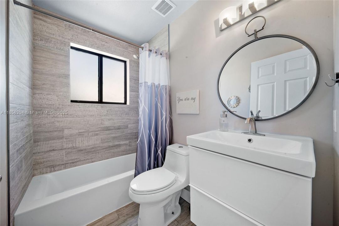 最近租的: $3,500 (4 贝兹, 2 浴室, 2484 平方英尺)