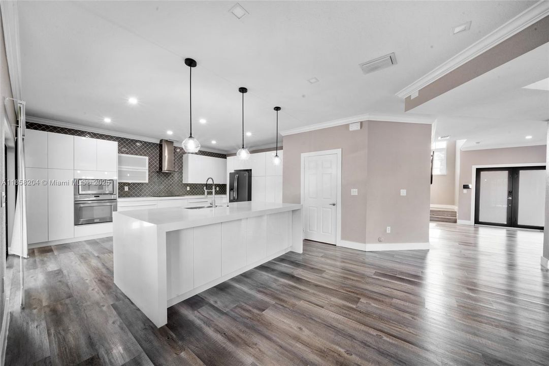 最近租的: $3,500 (4 贝兹, 2 浴室, 2484 平方英尺)