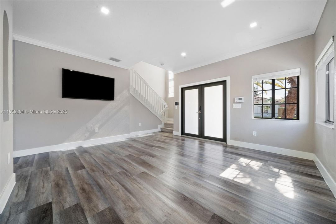 最近租的: $3,500 (4 贝兹, 2 浴室, 2484 平方英尺)